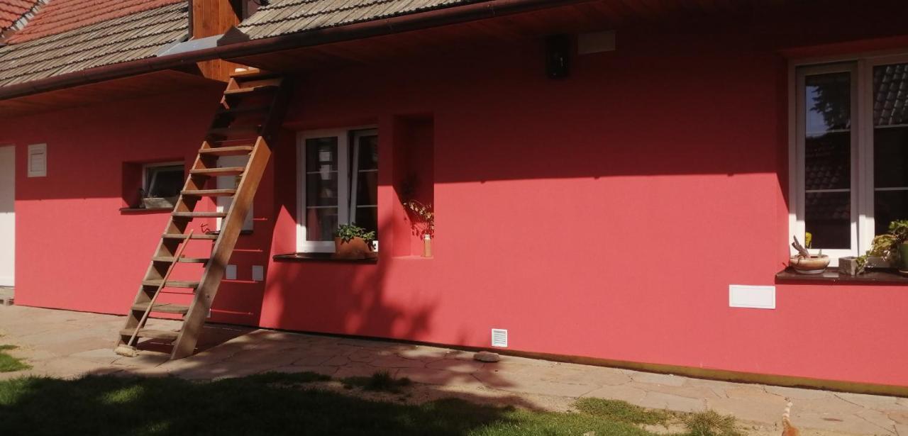 Keramicky A Vytvarny Atelier Konesin Екстер'єр фото